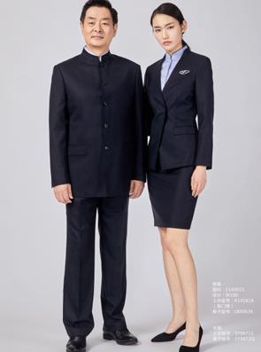  女士西服正确穿法